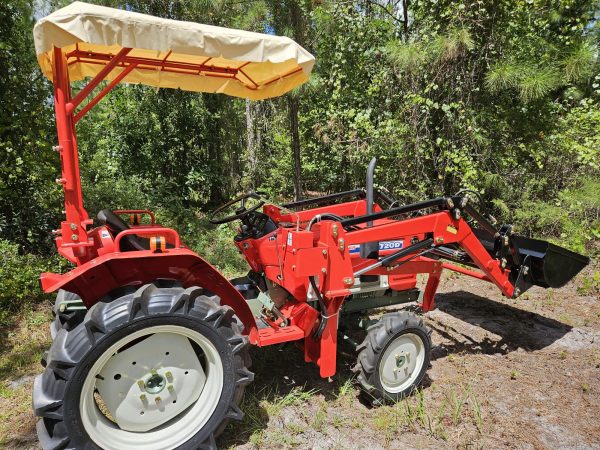 YM1720D Refurbished Red Tractor side view